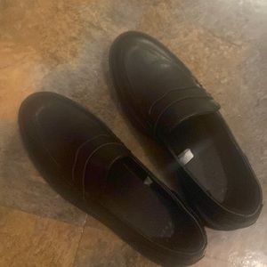 a new day brand ladies platform shoe.